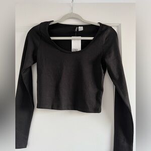 H&M ribbed crop top